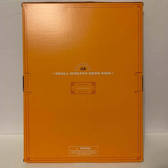 NIB. HYDE & EEK! Skull Wreath Neon Wall Light - Picture 7 of 7